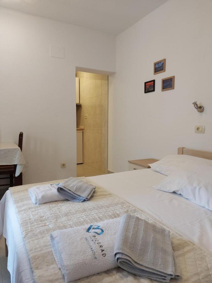 Apartments Jelicic Биоград-на-Мору Экстерьер фото