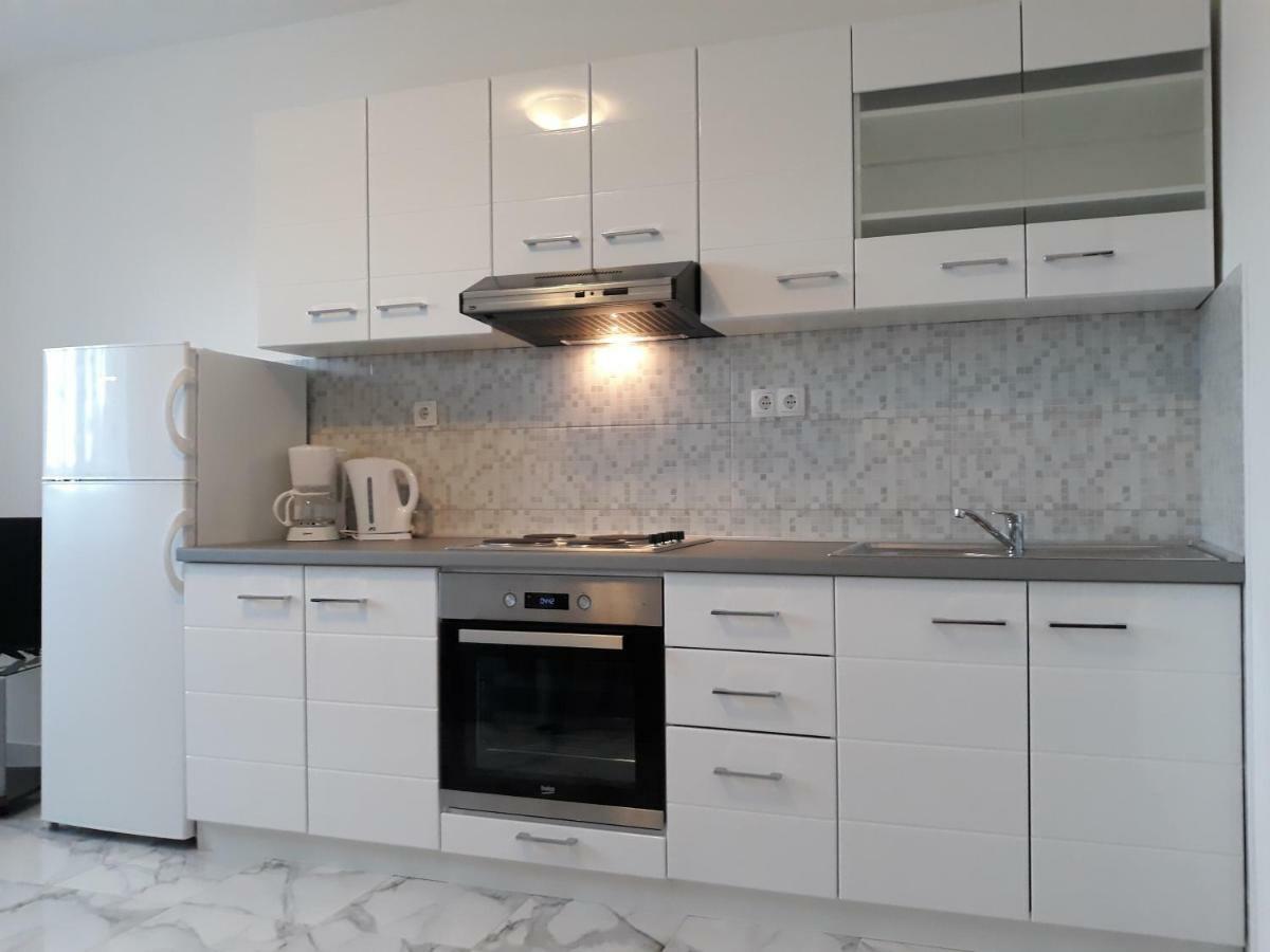 Apartments Jelicic Биоград-на-Мору Экстерьер фото